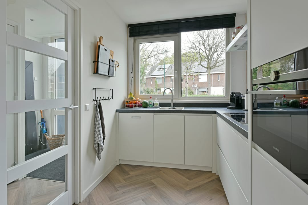 Photo 7 of Titus Brandsmastraat 44