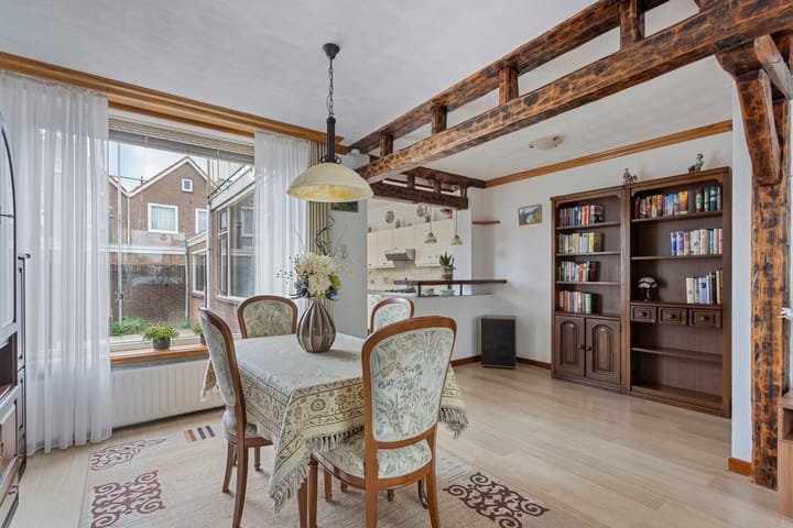 Foto 12 van Leliestraat 1