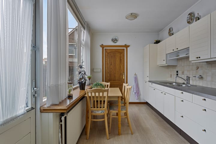 Foto 15 van Leliestraat 1