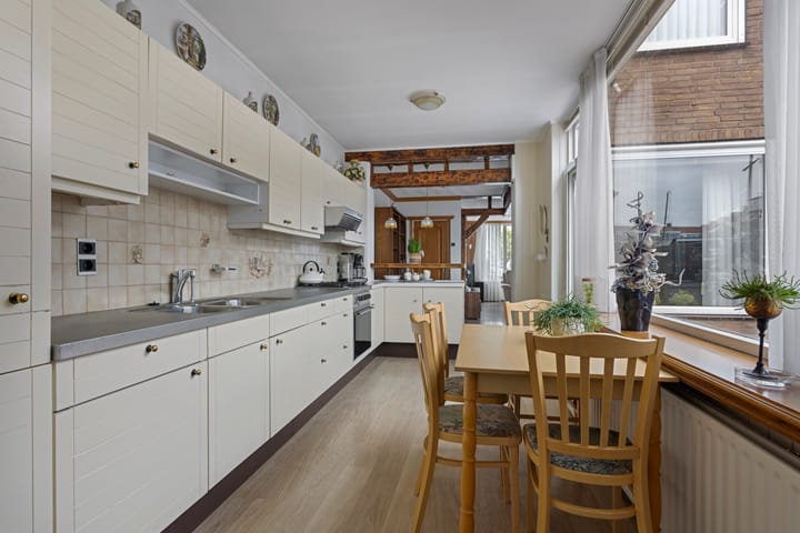 Foto 17 van Leliestraat 1