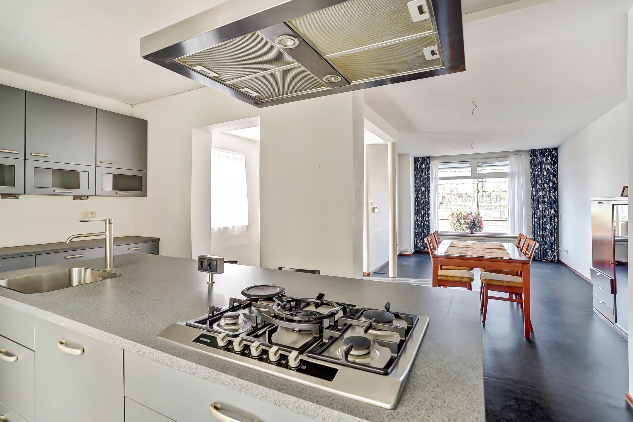 Foto 15 van Cortenbachstraat 18