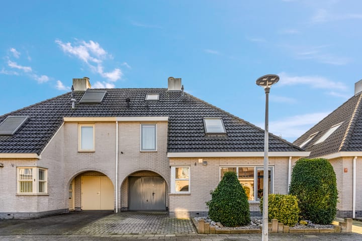 Photo 1 of James Grieve 3