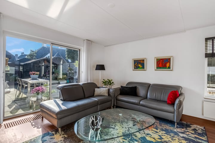 Photo 10 of James Grieve 3