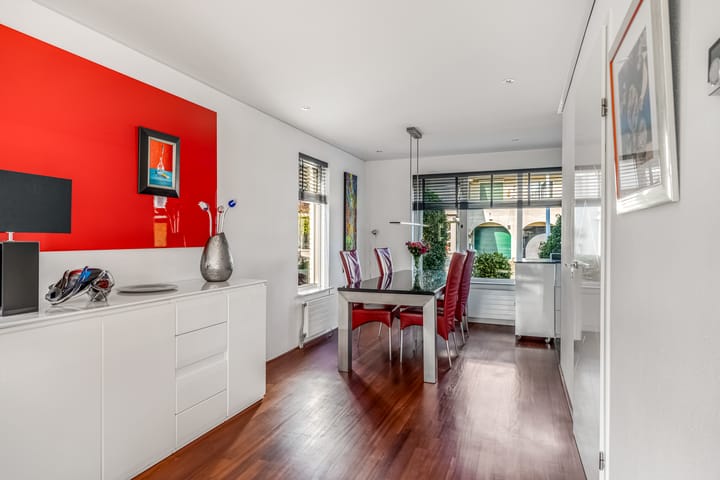 Photo 14 of James Grieve 3