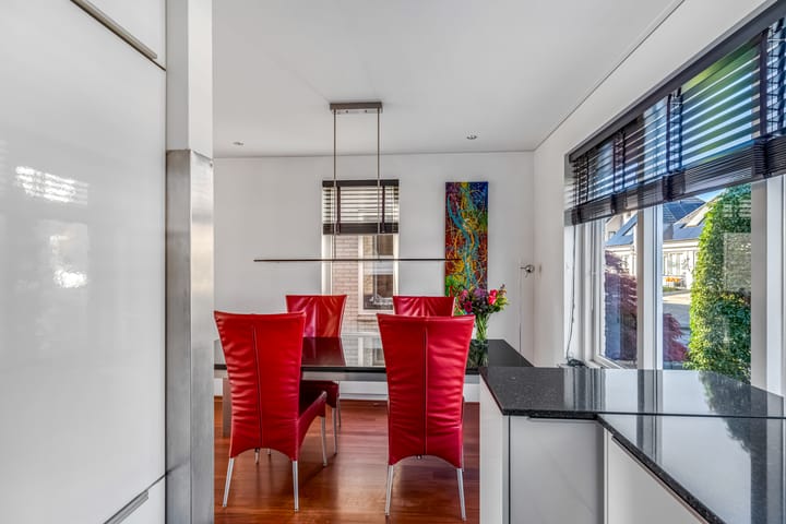 Photo 18 of James Grieve 3