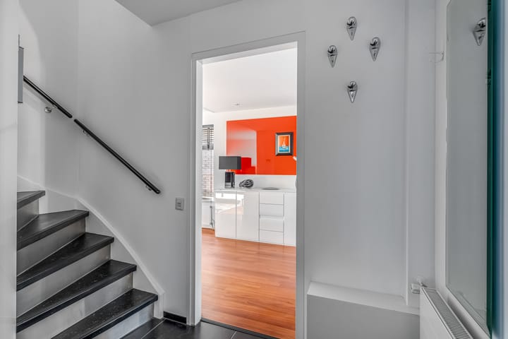 Photo 19 of James Grieve 3