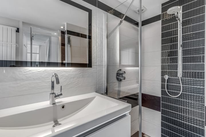 Photo 22 of James Grieve 3