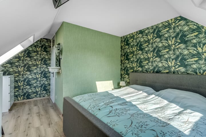 Photo 24 of James Grieve 3