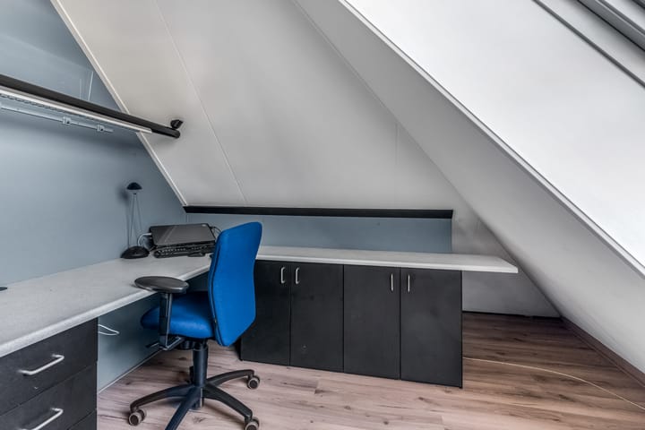 Photo 27 of James Grieve 3