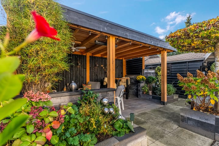 Photo 35 of James Grieve 3