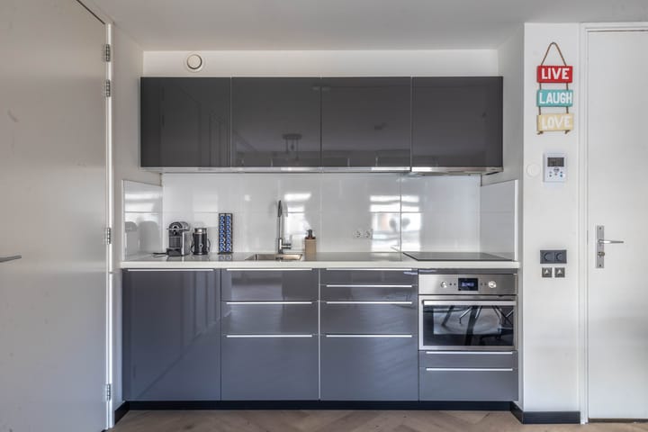 Photo 3 of Van Noordtstraat 9-M