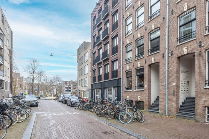 Photo 4 of Van Noordtstraat 9-M