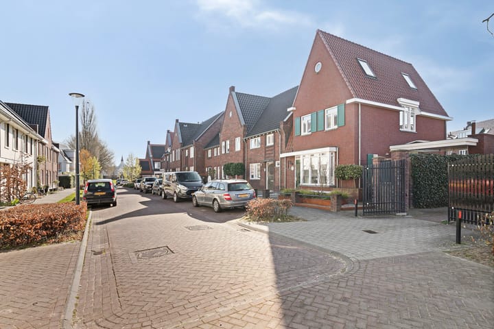 Photo 40 of Actus 16