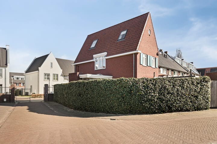 Photo 45 of Actus 16