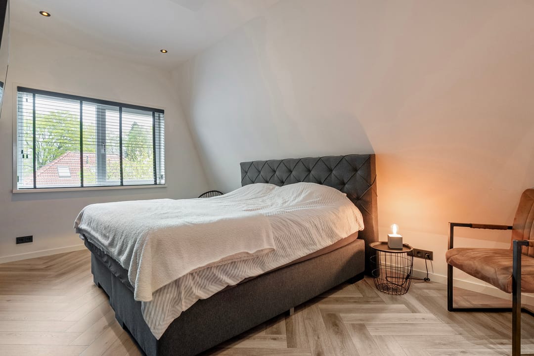 Foto 28 van Van Haeringenstraat 33