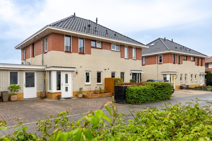 Foto 45 van Wolga 27