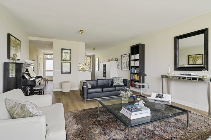 Foto 9 van Marthalaan 2-305