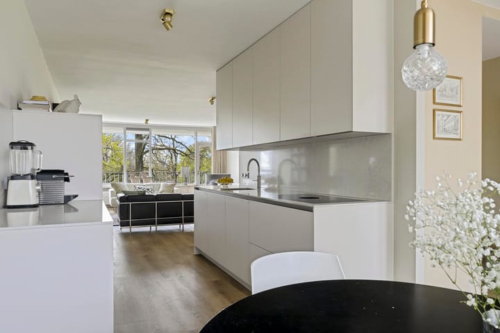 Foto 14 van Marthalaan 2-305