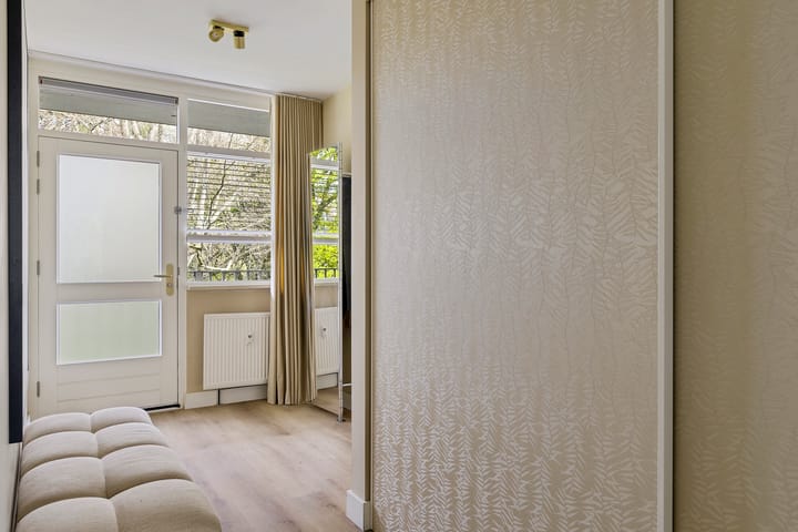 Foto 24 van Marthalaan 2-305