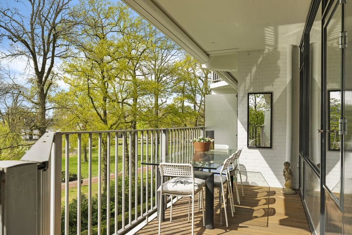 Foto 27 van Marthalaan 2-305