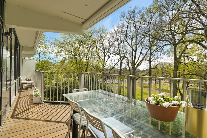 Foto 28 van Marthalaan 2-305