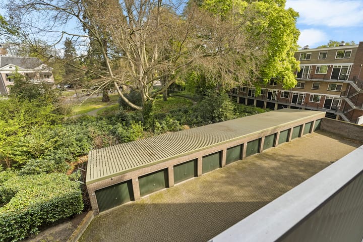 Foto 31 van Marthalaan 2-305