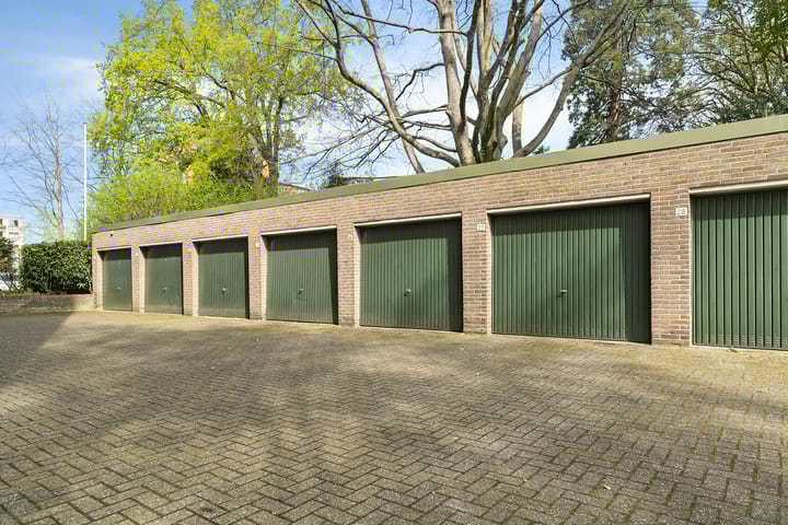 Foto 32 van Marthalaan 2-305