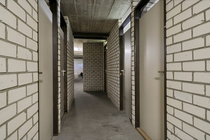 Foto 33 van Marthalaan 2-305