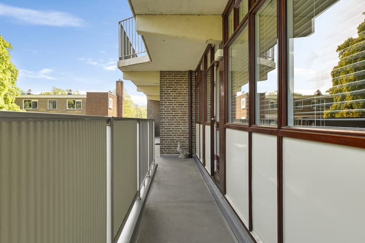 Foto 35 van Marthalaan 2-305