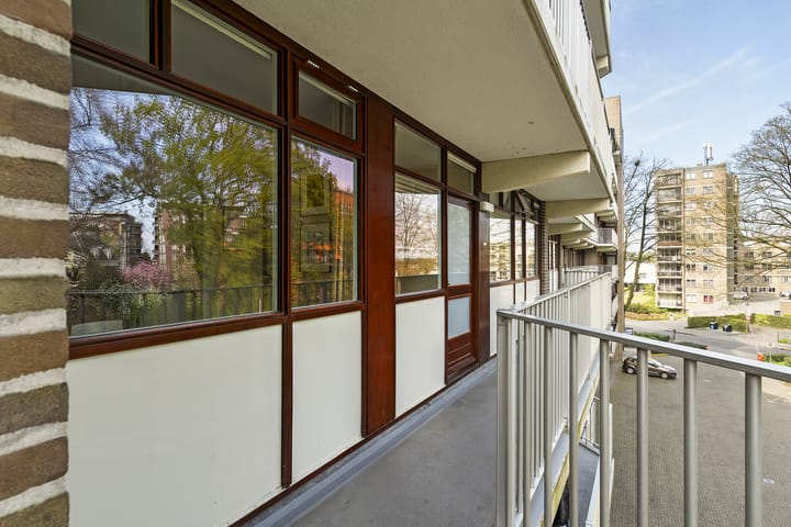 Foto 36 van Marthalaan 2-305