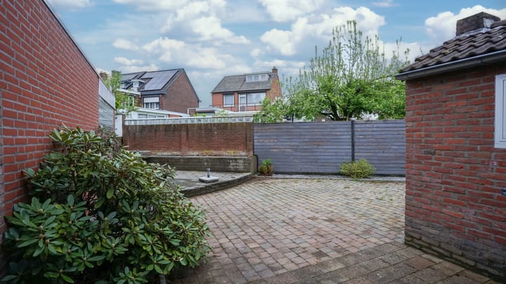 Photo 36 of Froweinstraat 7