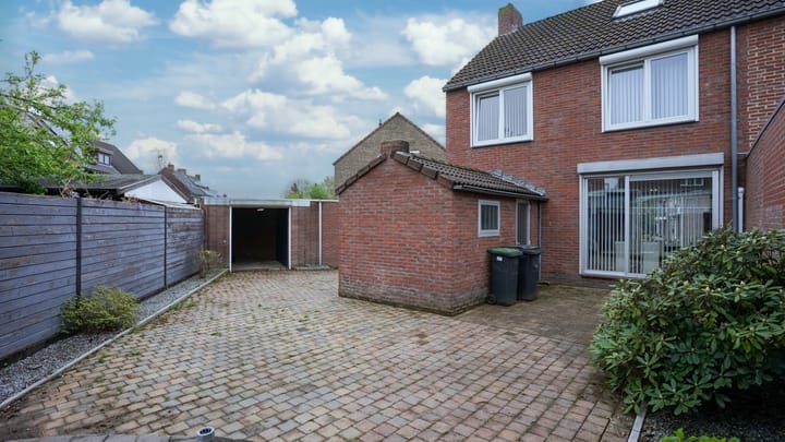 Photo 37 of Froweinstraat 7