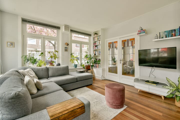 Bekijk foto van Johannes van der Waalsstraat 41 H