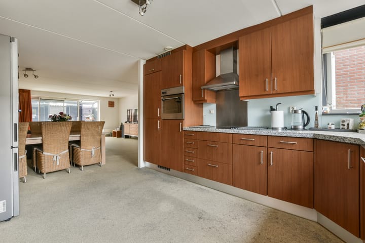 Foto 7 van A. Roland Holststraat 49