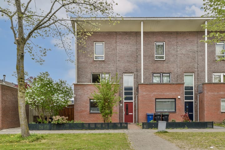 Foto 31 van A. Roland Holststraat 49