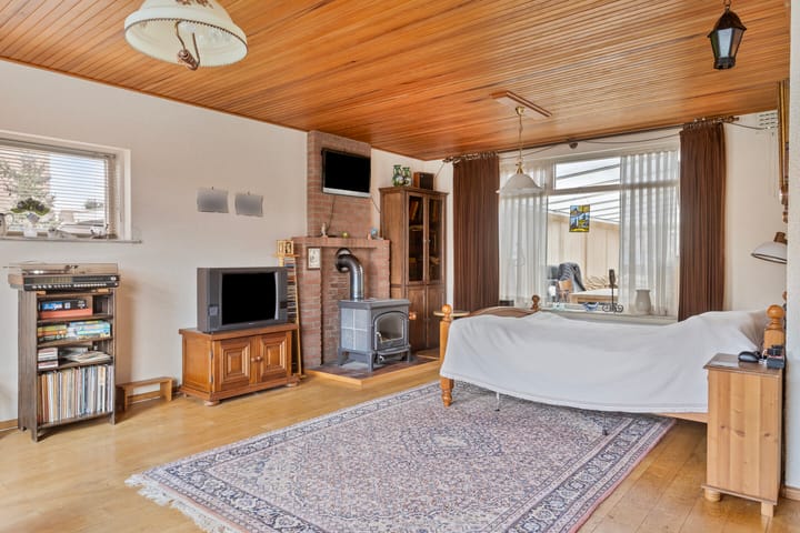 Foto 11 van Helfrichstraat 8