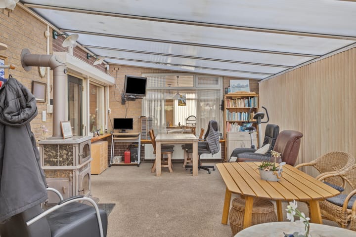 Foto 24 van Helfrichstraat 8