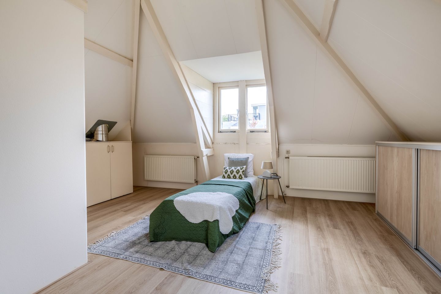 Photo 40 of Kortenaerstraat 26-A