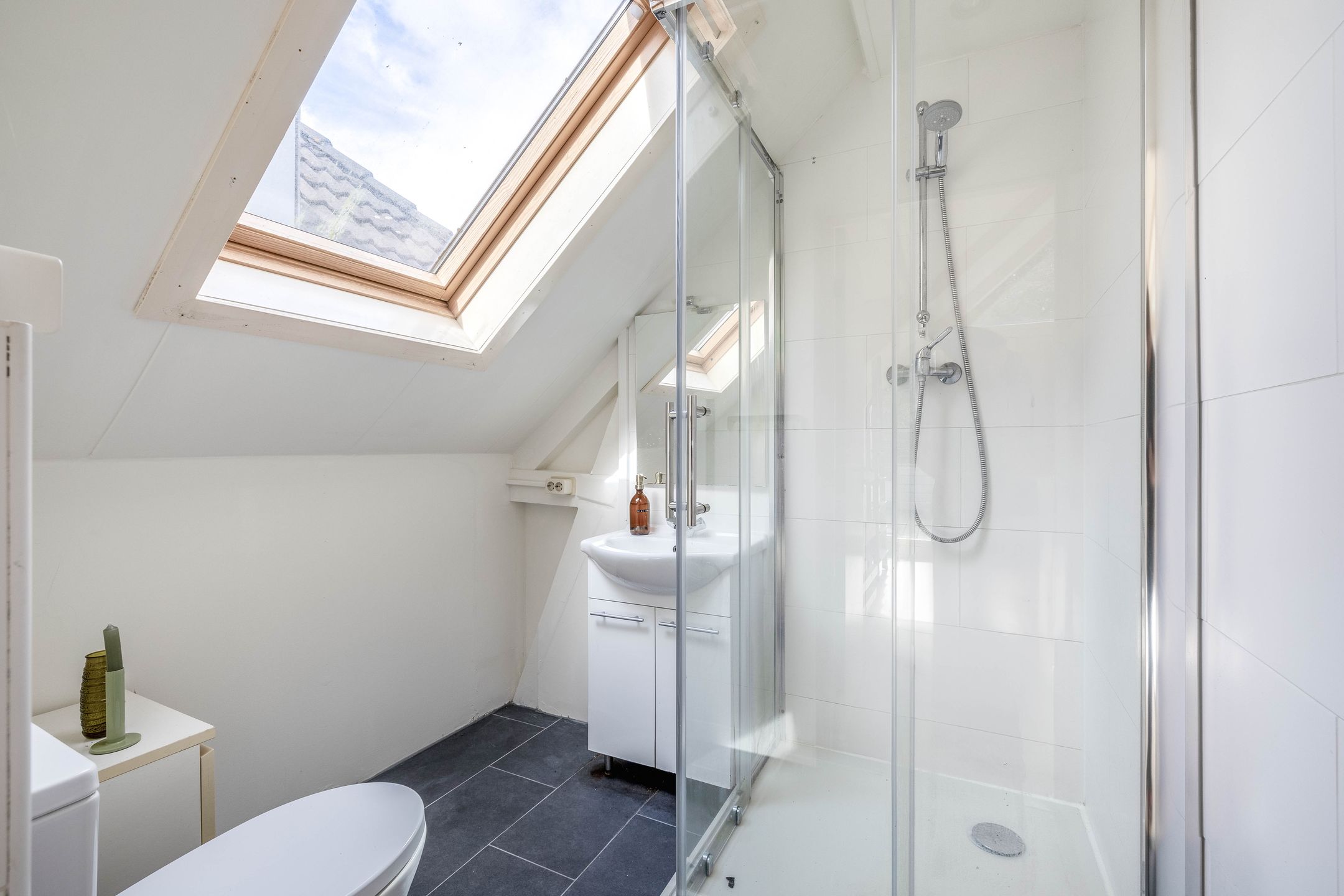 Photo 48 of Kortenaerstraat 26-A