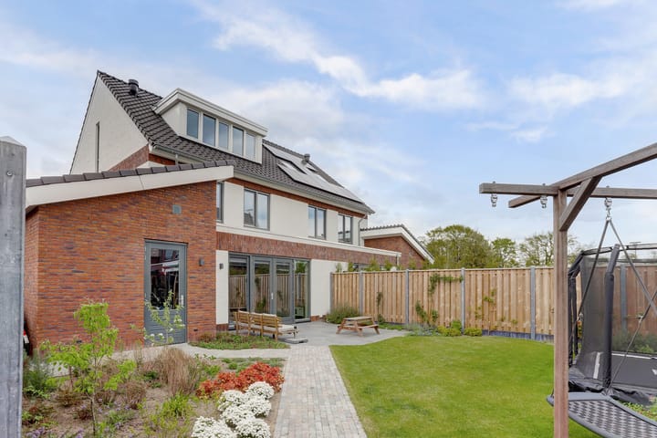 Foto 3 van Coupeuse 3