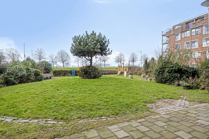 Photo 15 of Oostmaaslaan 363