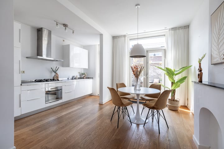 Photo 6 of Van der Helststraat 19