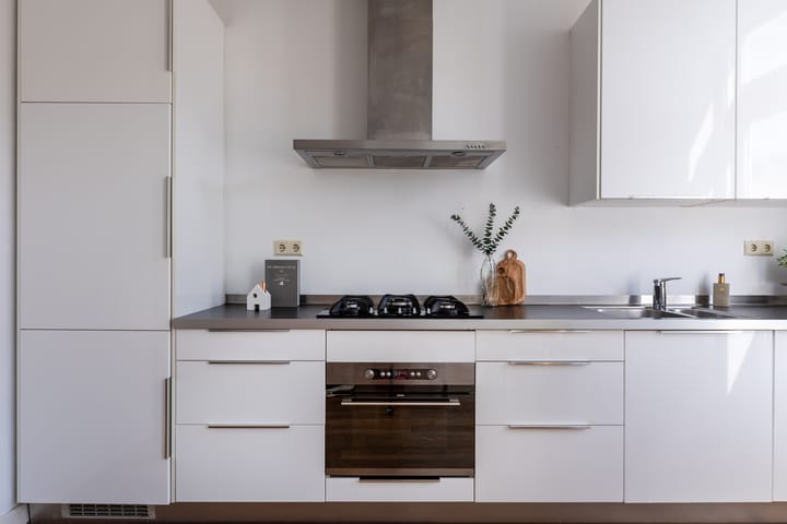 Photo 8 of Van der Helststraat 19