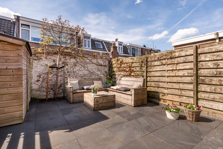 Photo 9 of Van der Helststraat 19