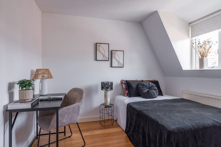 Photo 11 of Van der Helststraat 19