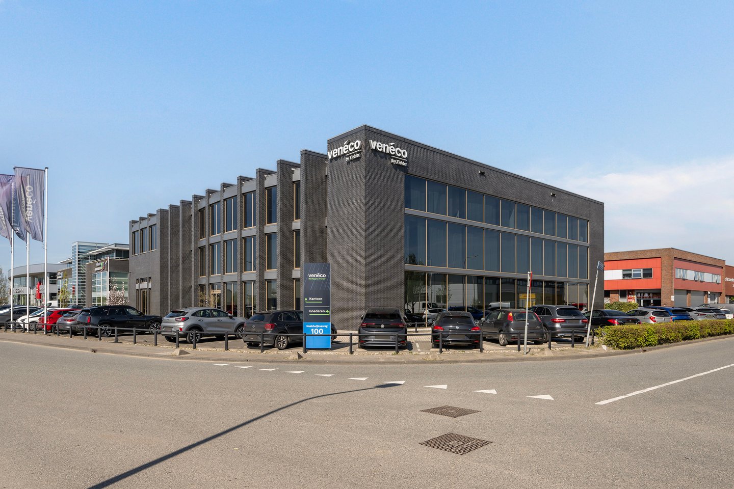 View photo 1 of Naaldwijkseweg 100