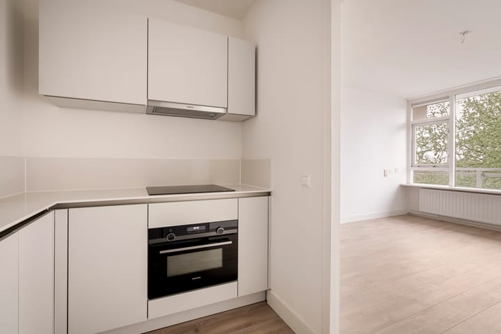 Photo 12 of Laan van Parijs 84