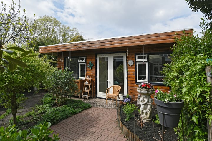 Photo 35 of Biest 17