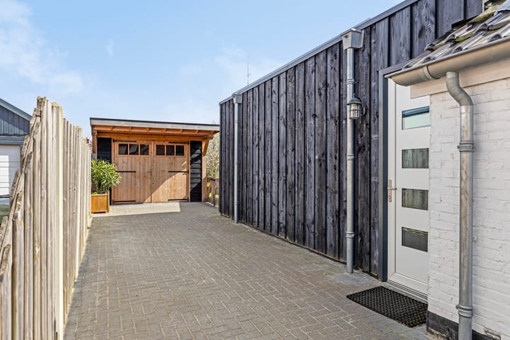 Photo 21 of Brugstraat 122