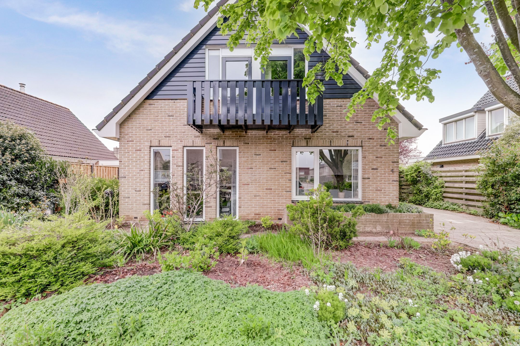 Photo 42 of Romeet 4